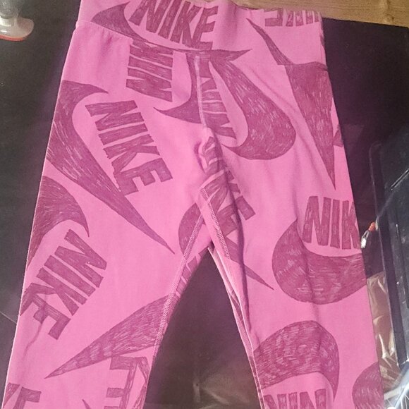 Size M Nike pants - Picture 1 of 3